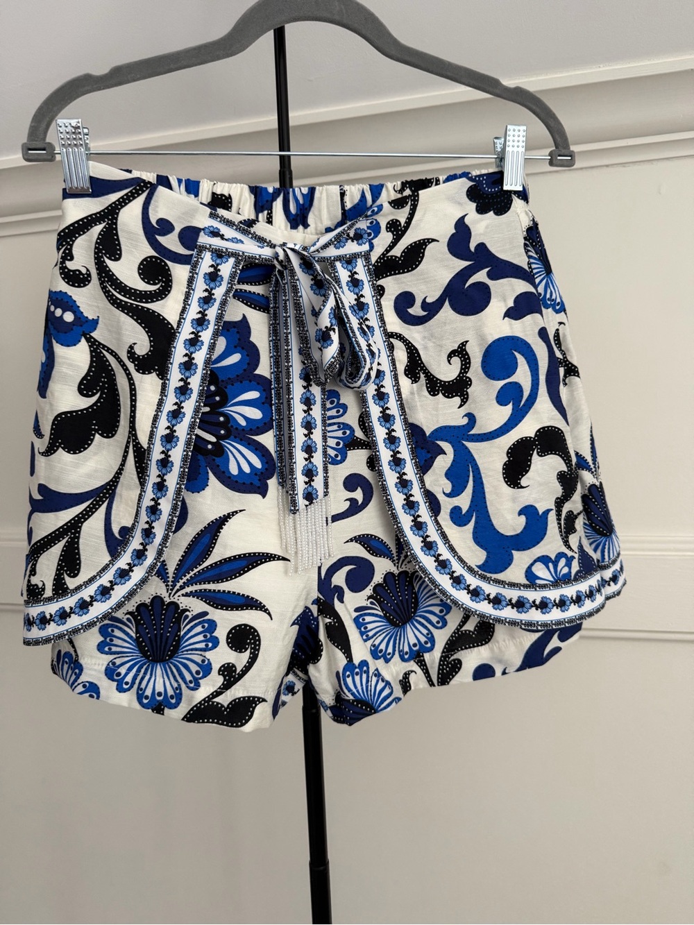 Boutique Blue & White Floral Print Women’s Shorts